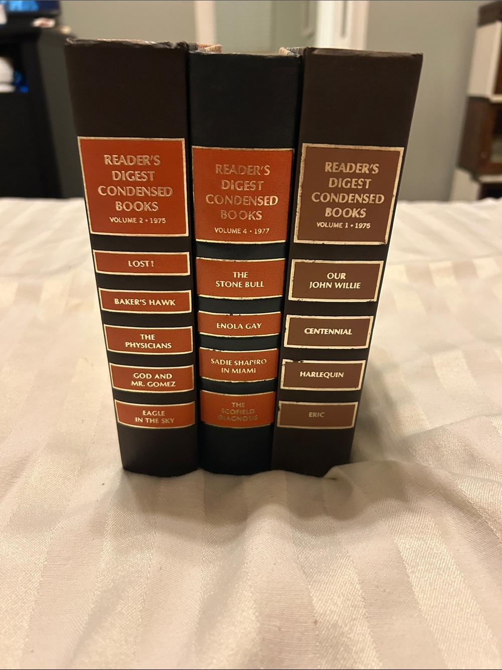 Reader's Digest Condensed Books Set - Brown/Dark Brown